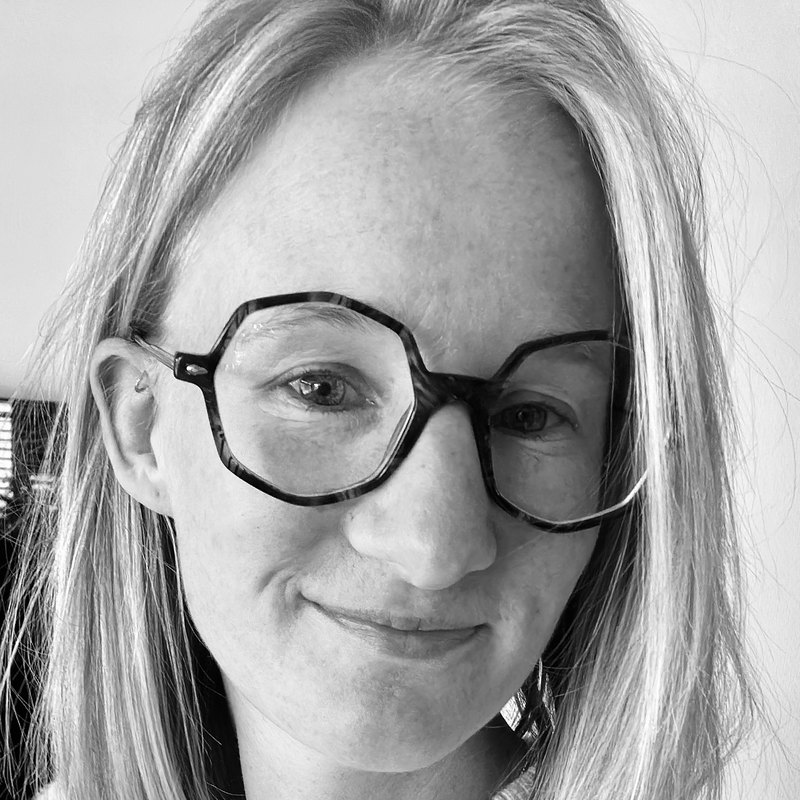 XÉNIA VAN OUTRYVE